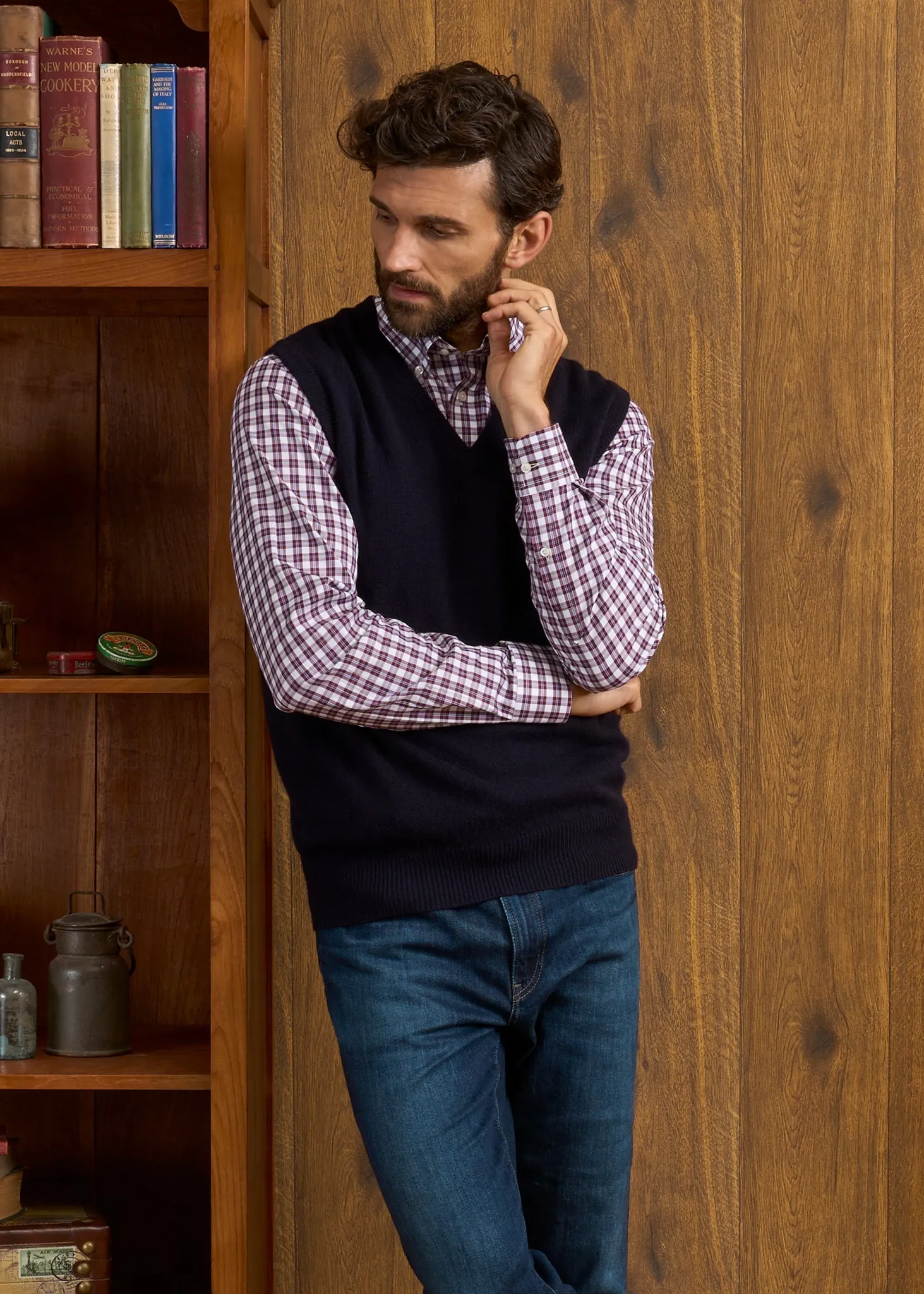 Norfolk Men's Lambswool Slipover in Navy - Classic Fit