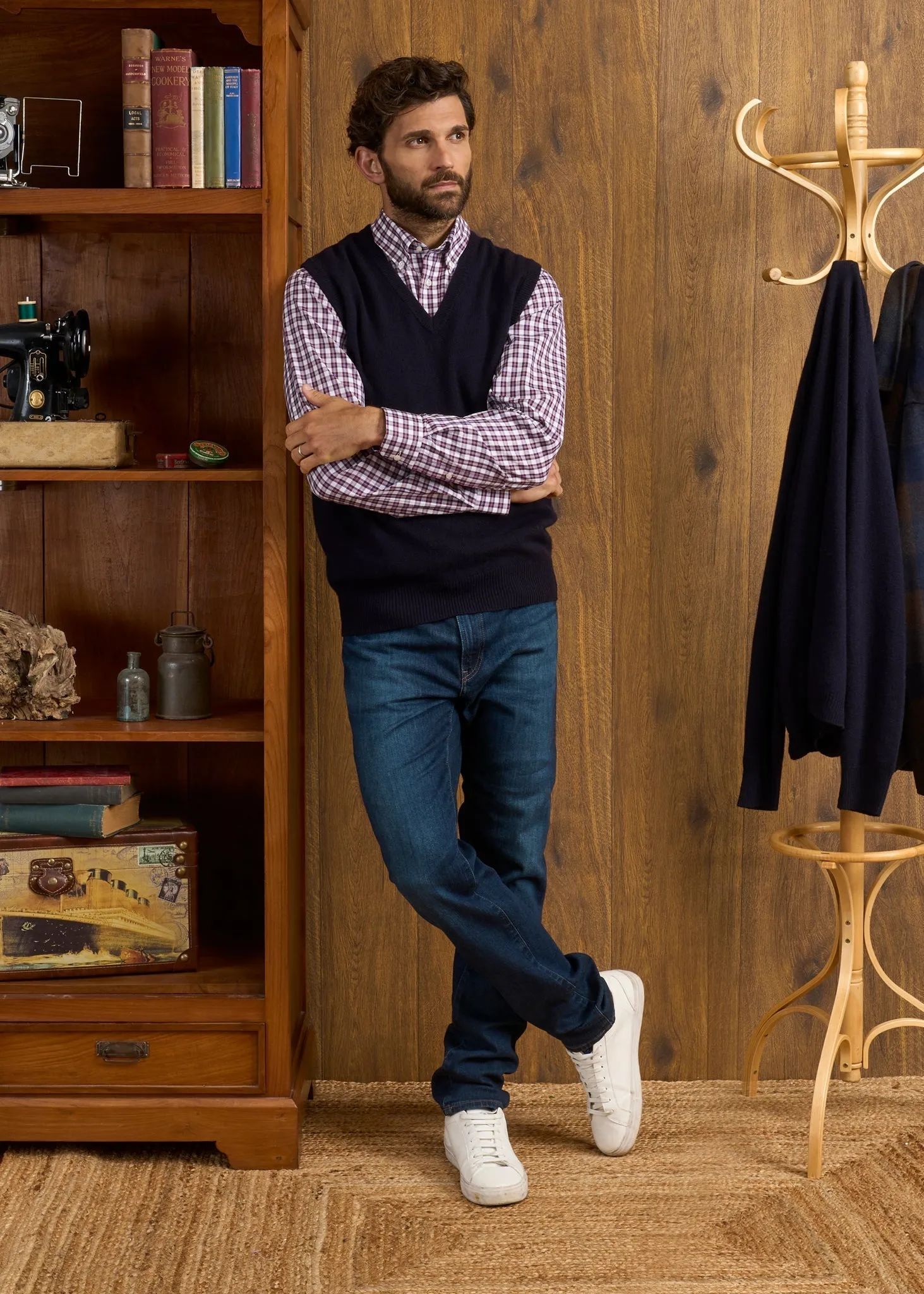 Norfolk Men's Lambswool Slipover in Navy - Classic Fit