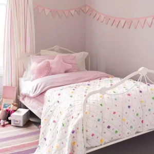 Nyla Pom Pom Quilt