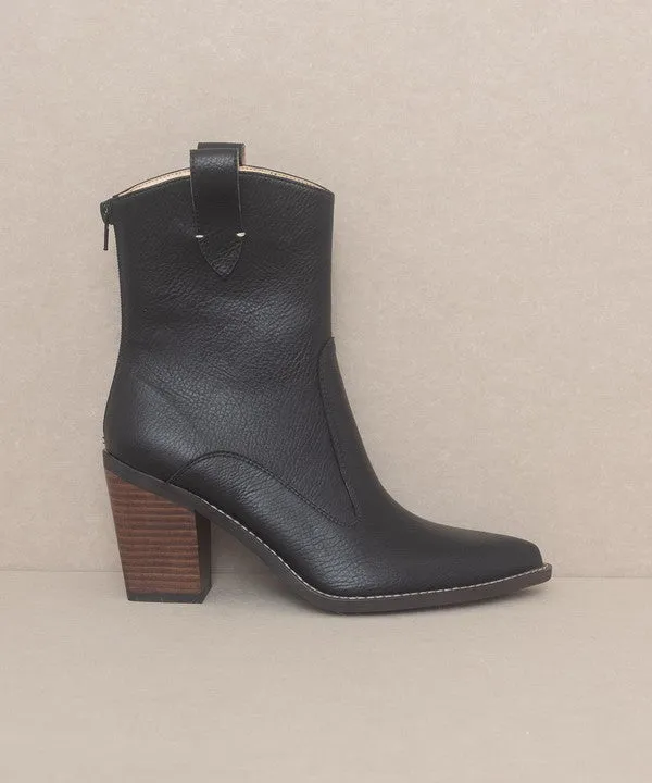 OASIS SOCIETY Tara - Two Paneled Western Boots