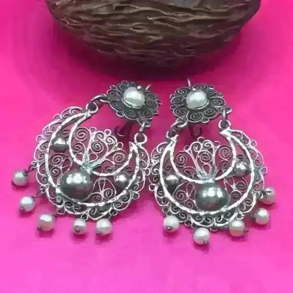 Oaxacan vintage Silver filigree earrings with pearls, circa 1960