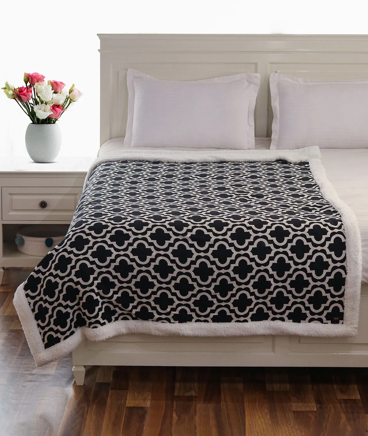 Ogee - Black & White Cotton Knitted Single Bed Blanket layered with Warm Sherpa Fabric