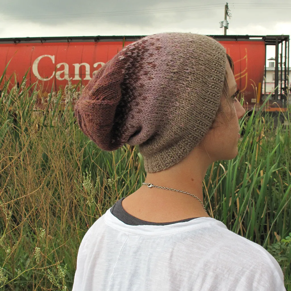 ombré slouchy hat {knitting pattern}