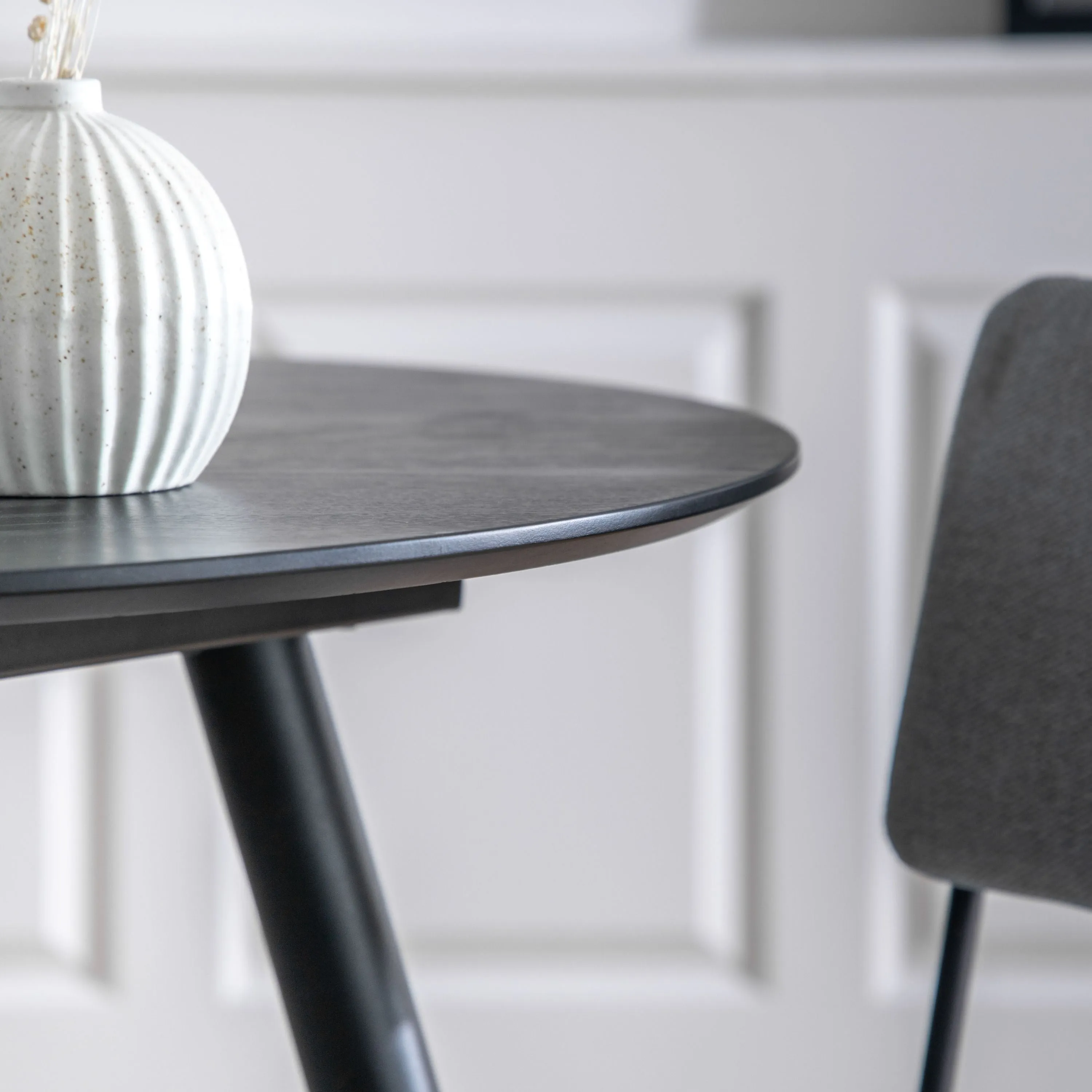 Ophelia Round Dining Table – Black