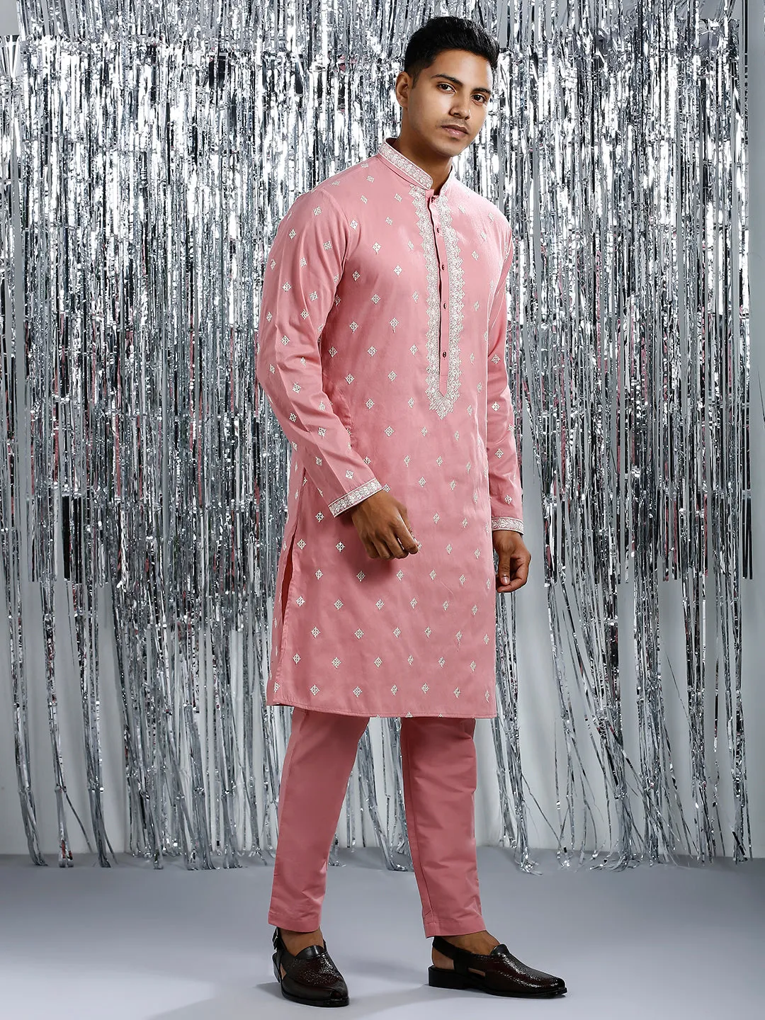 ORCHID PINK KURTA SET WITH INTRICATE EMBROIDERY AROUND NECKLINE