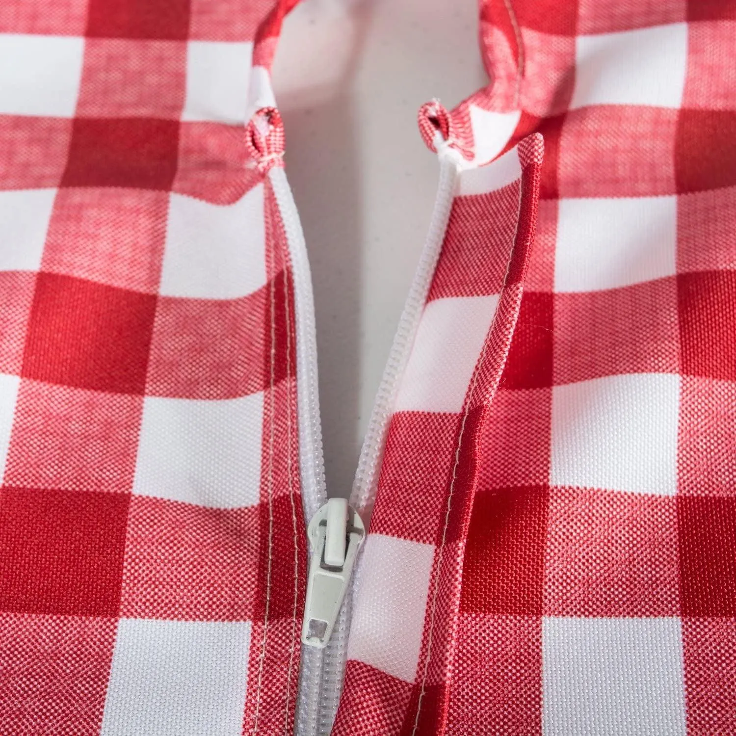 Outdoor Red Checkered Tablecloth With Umbrella Hole & Zipper