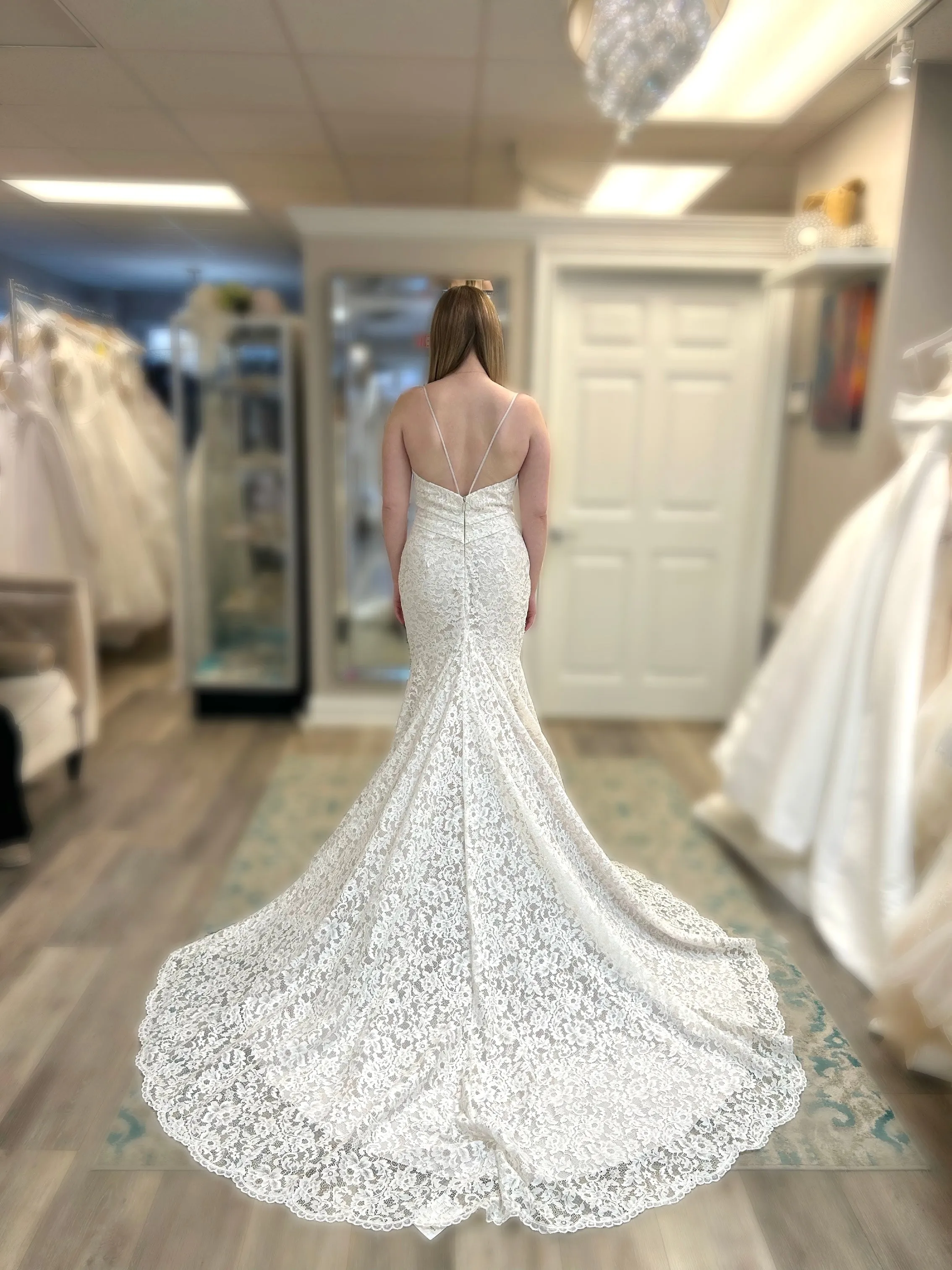 Paloma Blanca 5007 Wedding Dress Sample