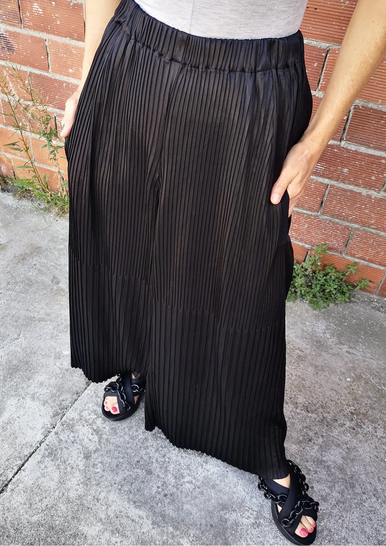 PANTS WIDE ELASTIC - black pleated