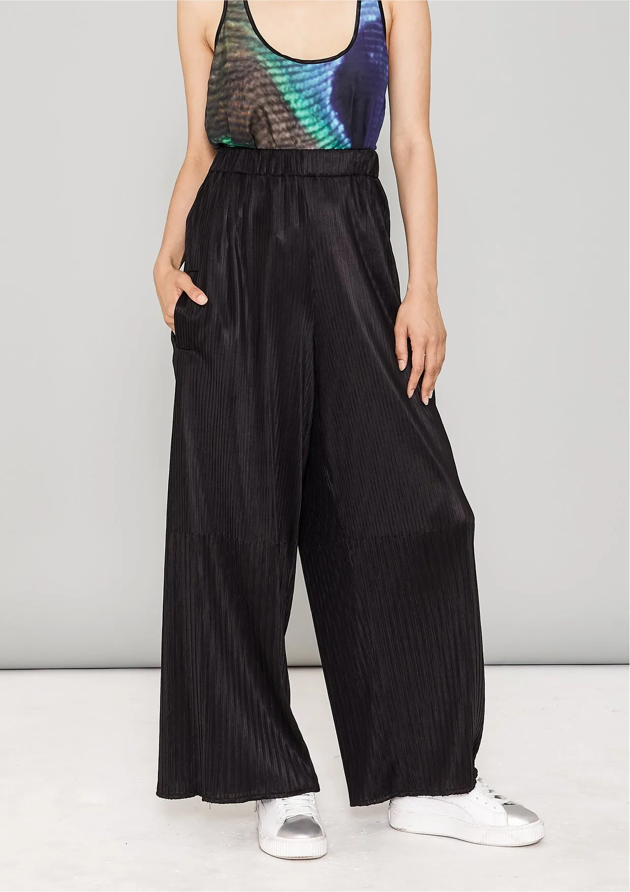 PANTS WIDE ELASTIC - black pleated