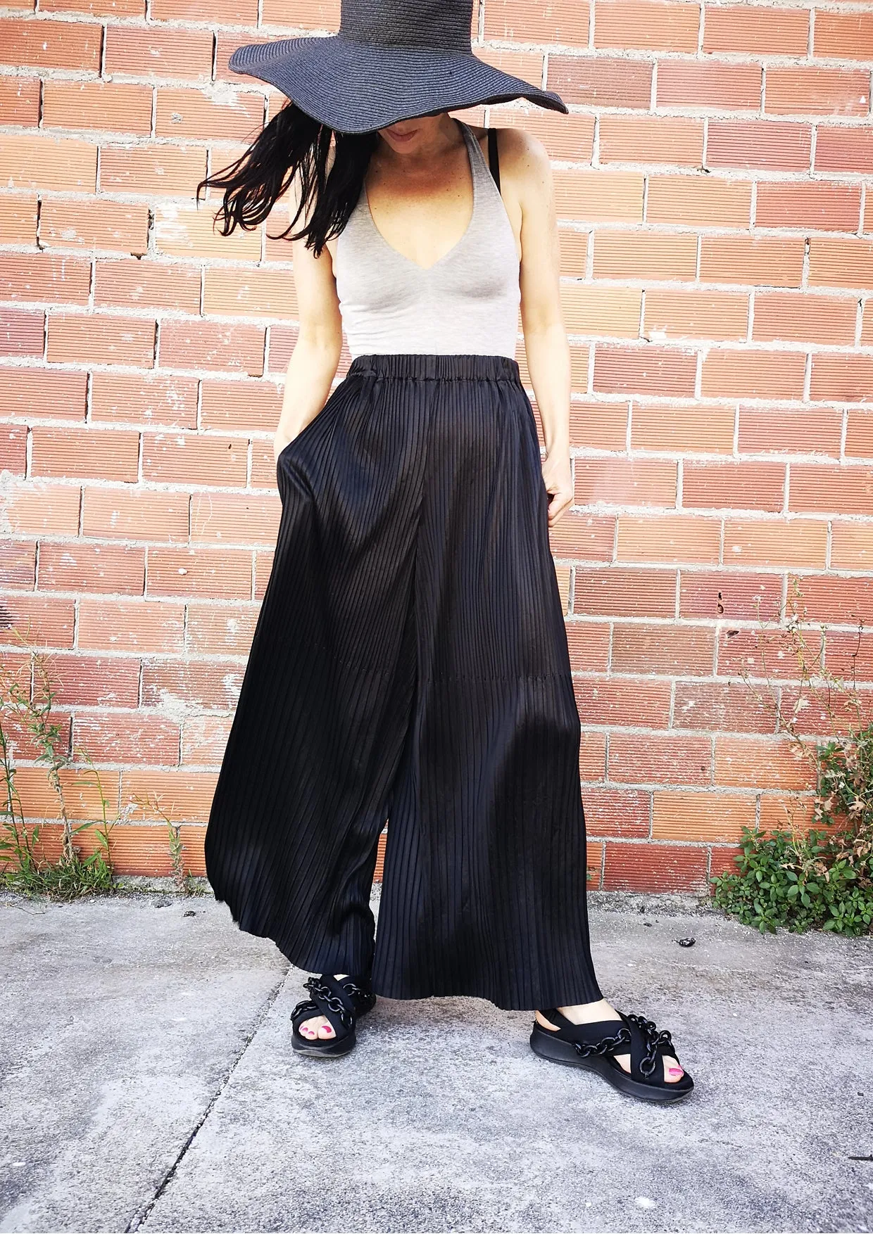 PANTS WIDE ELASTIC - black pleated