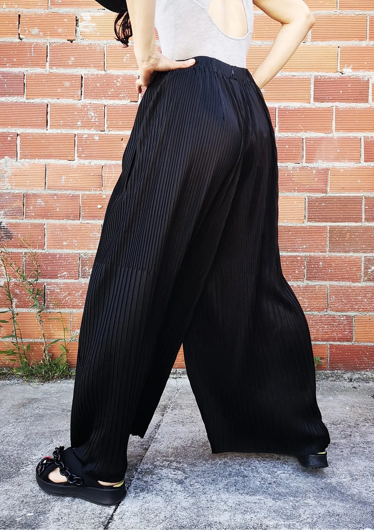 PANTS WIDE ELASTIC - black pleated