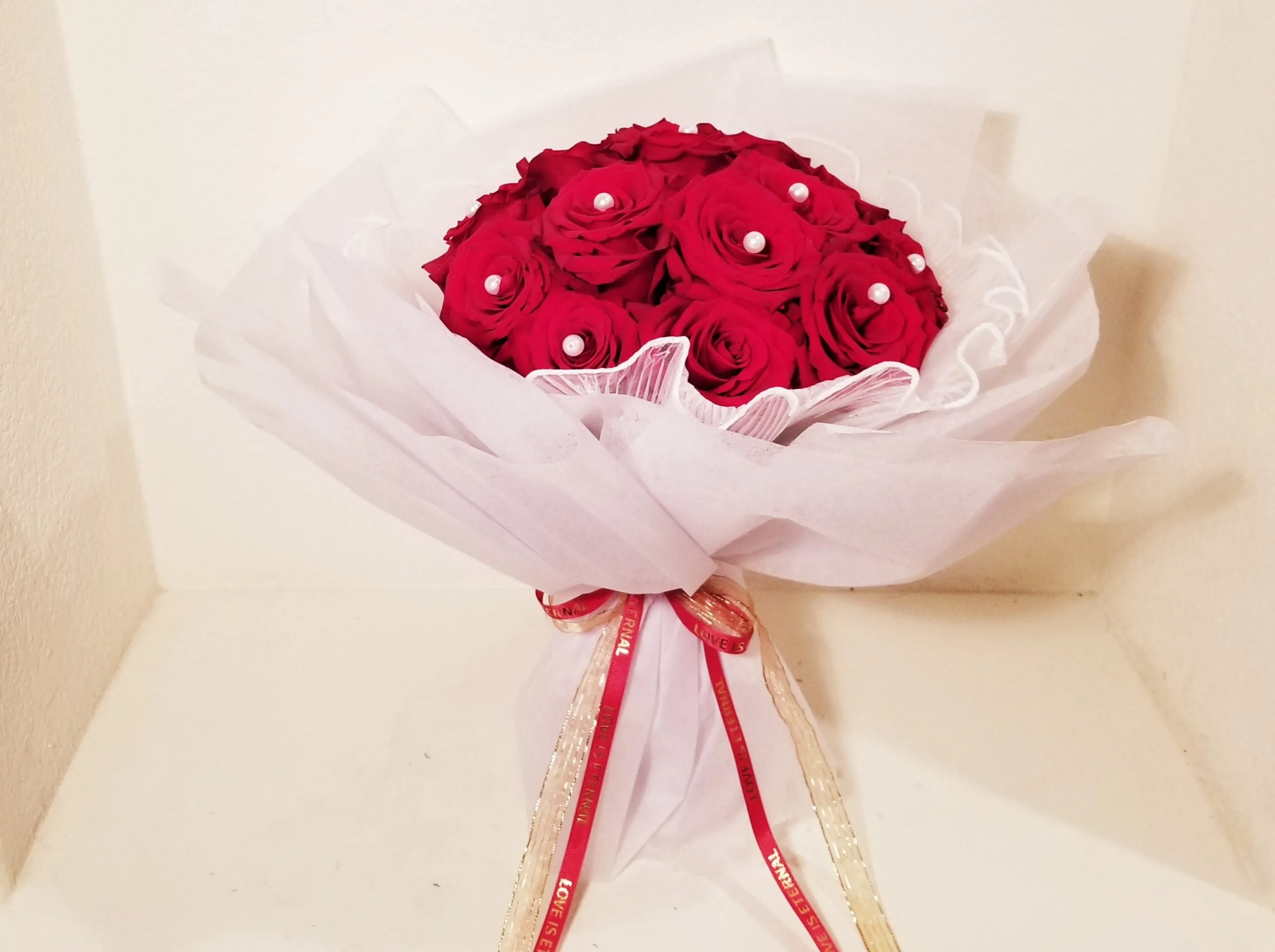 Passionate Love - 16 Fine Red Roses