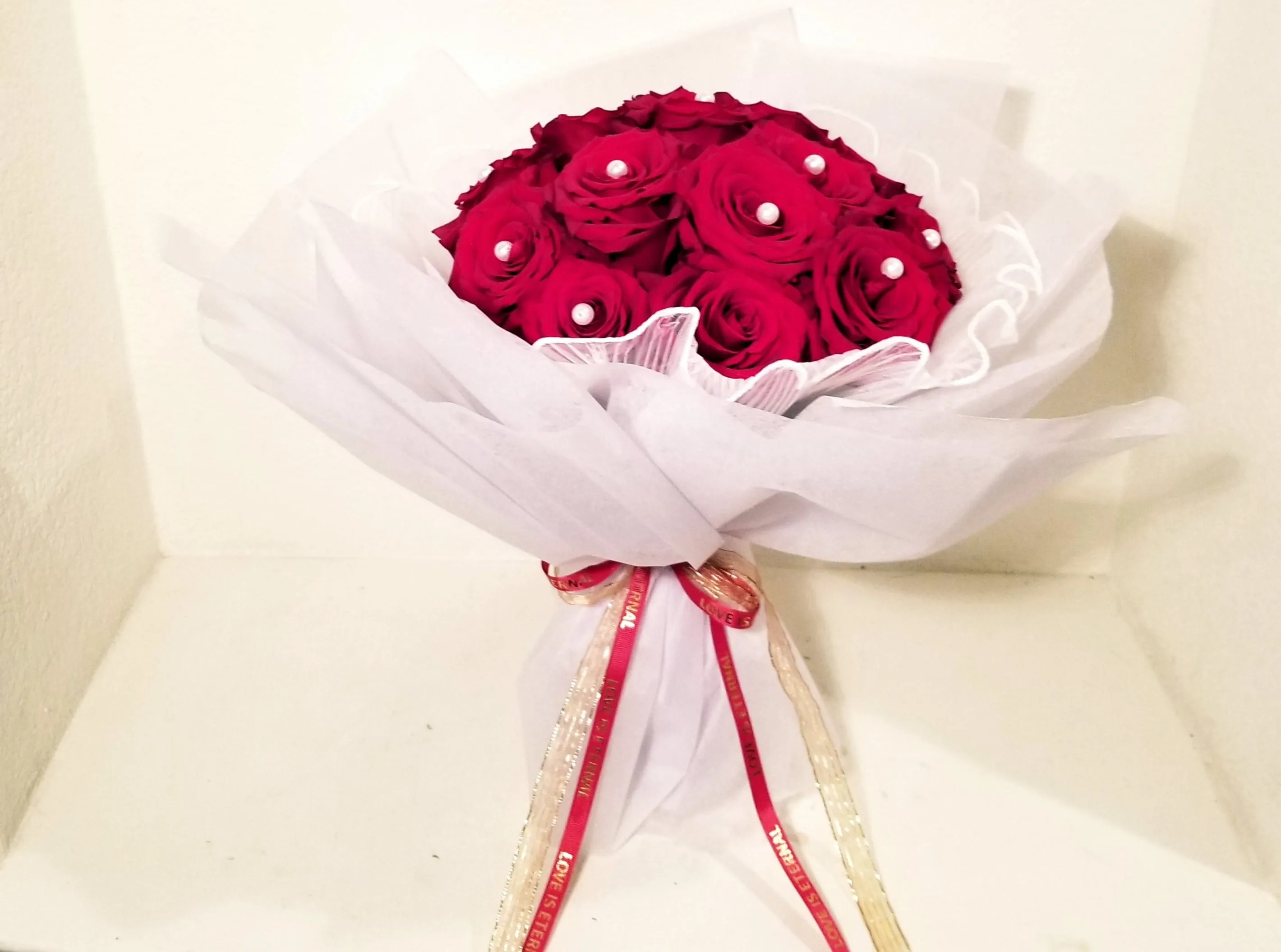 Passionate Love - 16 Fine Red Roses