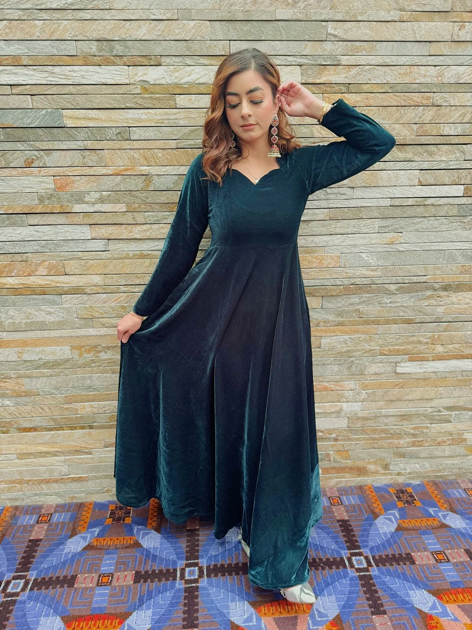 Peace Lily Velvet Dress for Woman A-line Elegant Emerald Green Colour Velvet Dress - Sold Out