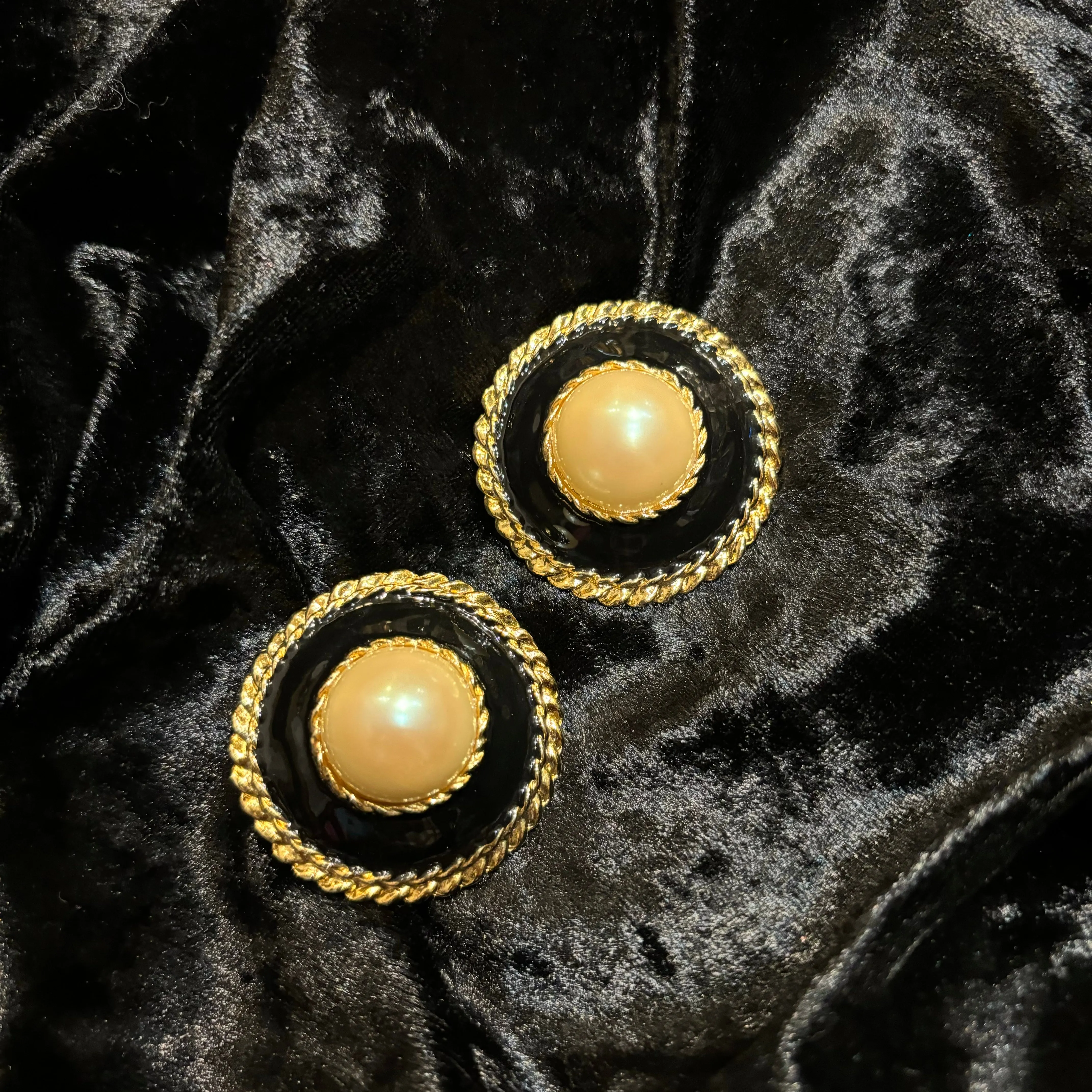 Pearl and Black oversized vintage earrings