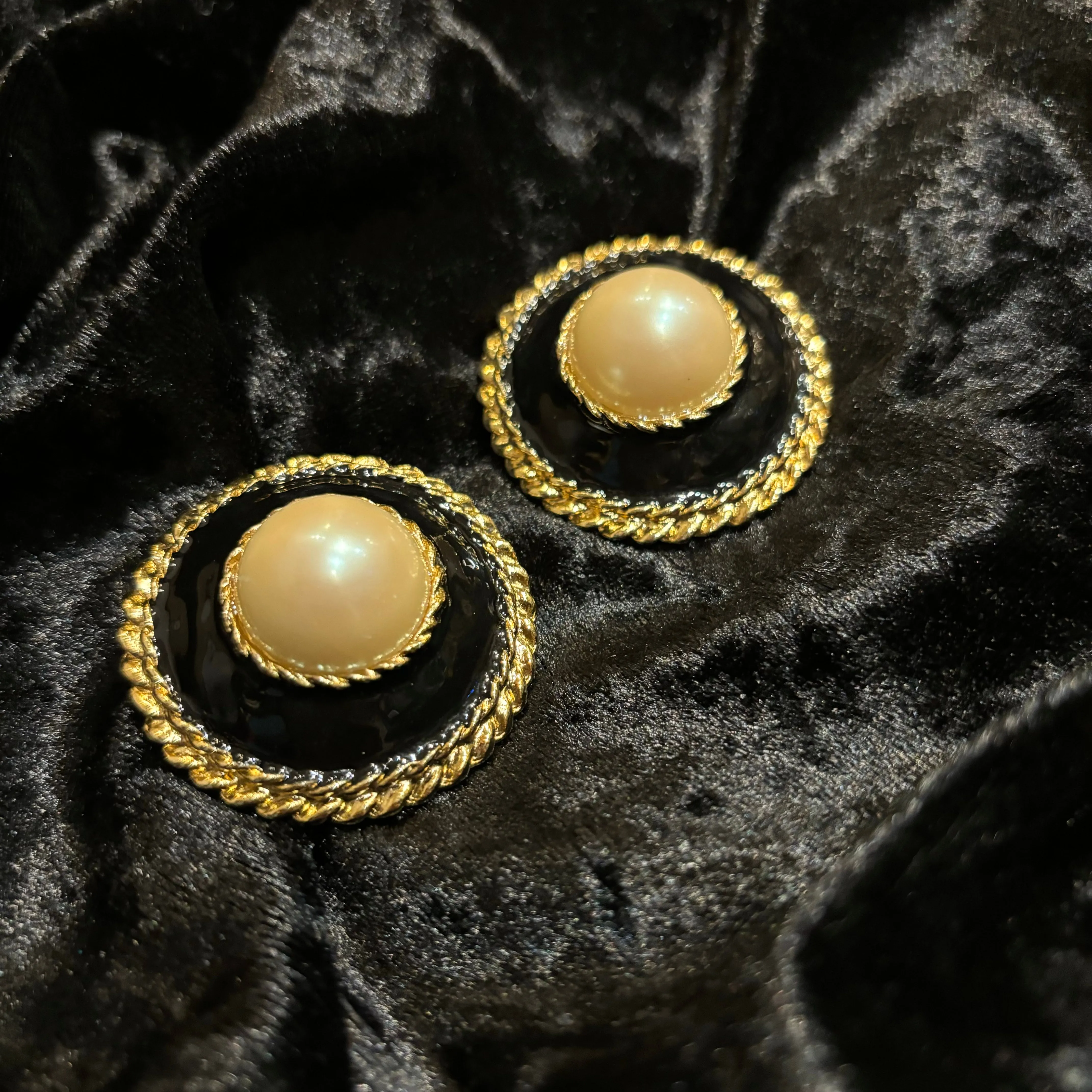 Pearl and Black oversized vintage earrings