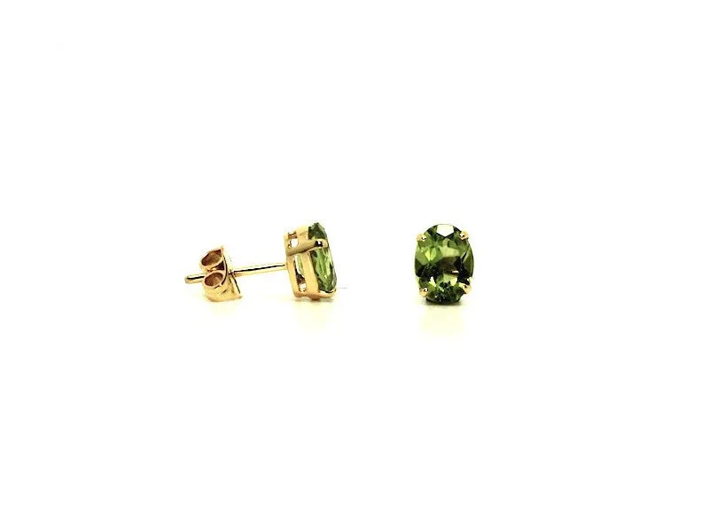 Peridot Stud Oval Cut Ad No.1097 (6/8mm )