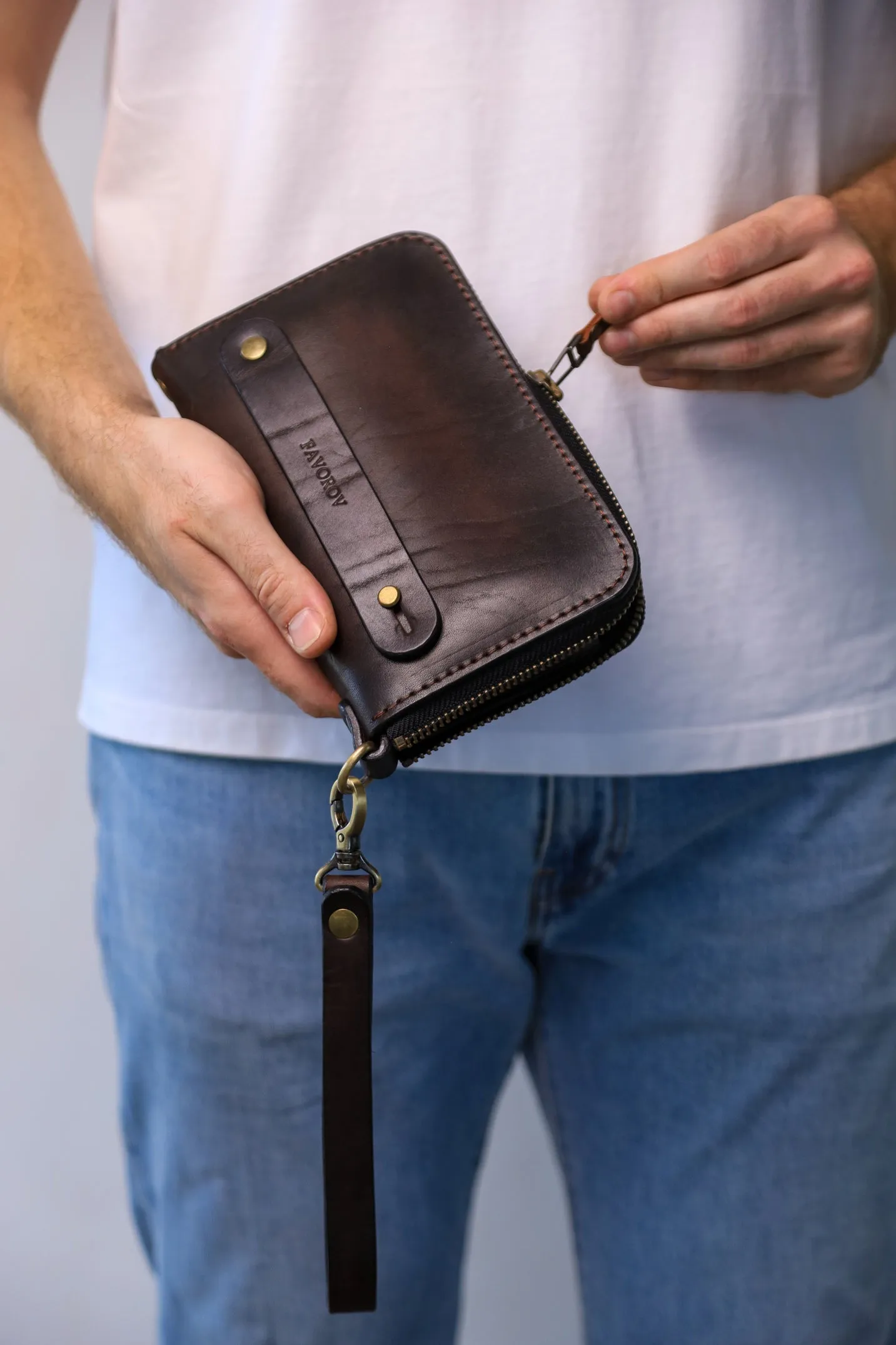 Personalized Leather Clutch, Full Grain Leather Clutch, Brown men's leather wallet, Zipped wallet, Wrist Bag, Men's purse, Father's gift