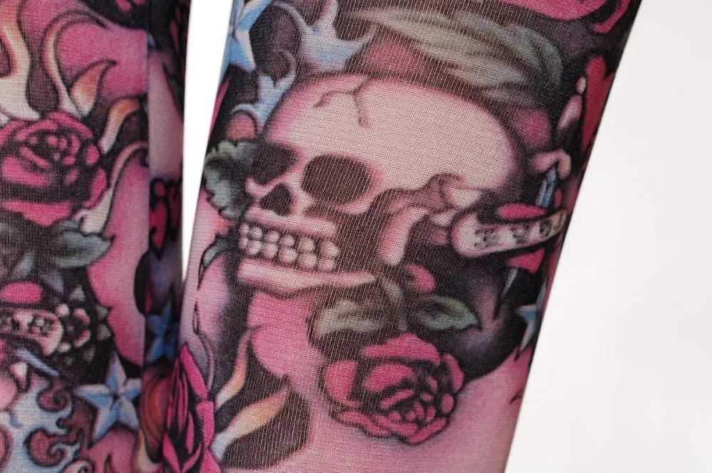 Pink Skulls & Roses