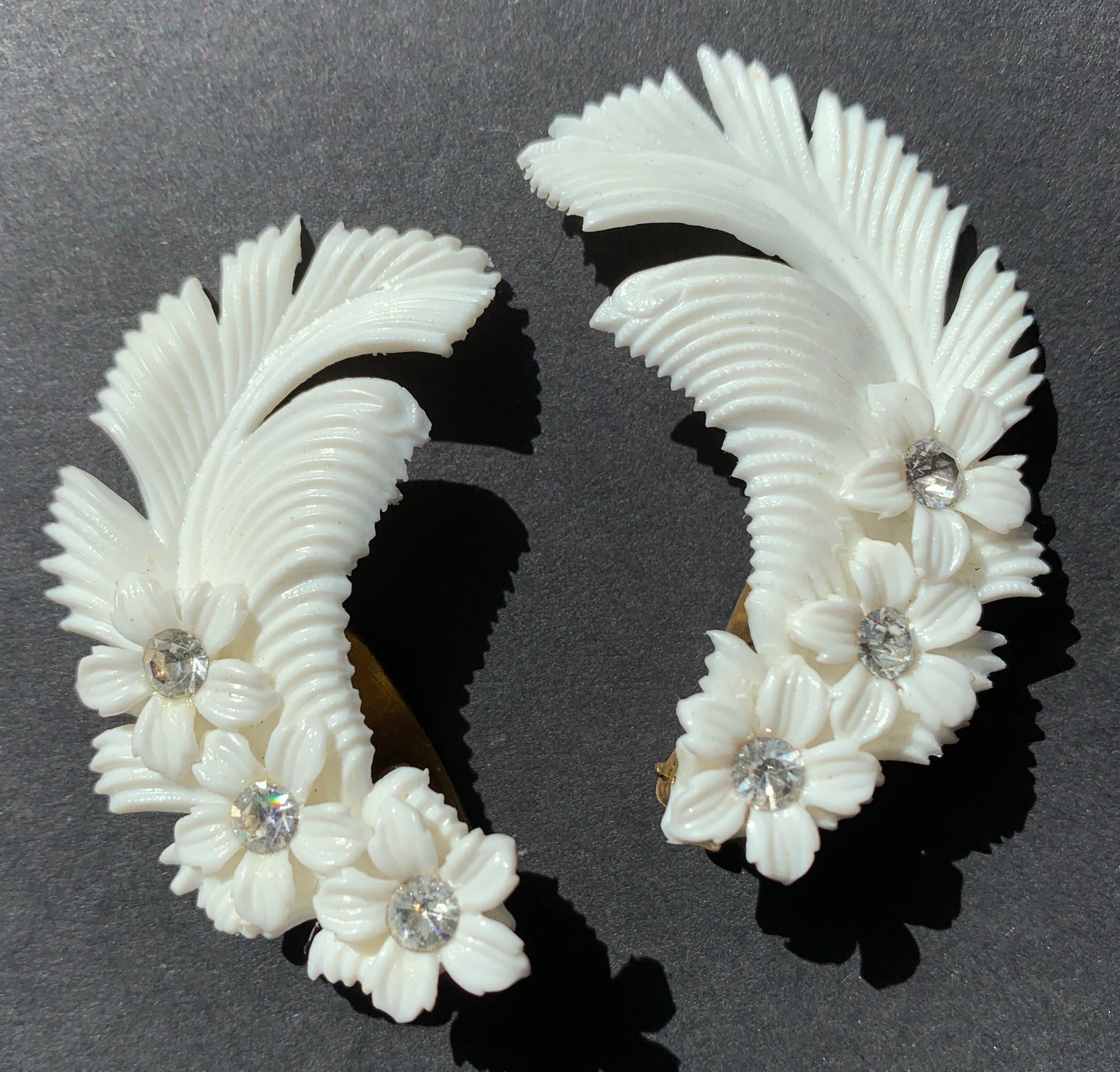 Pleasing Diamante Flower and Feather Vintage Clip-on Earrings