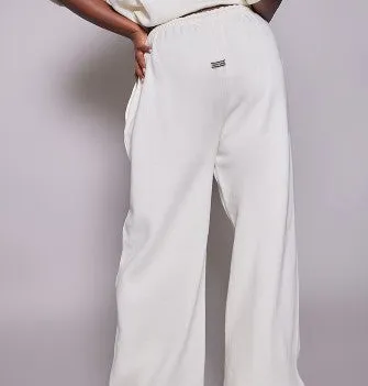 Plus Cream Badge Detail Mid Rise Wide Leg Joggers