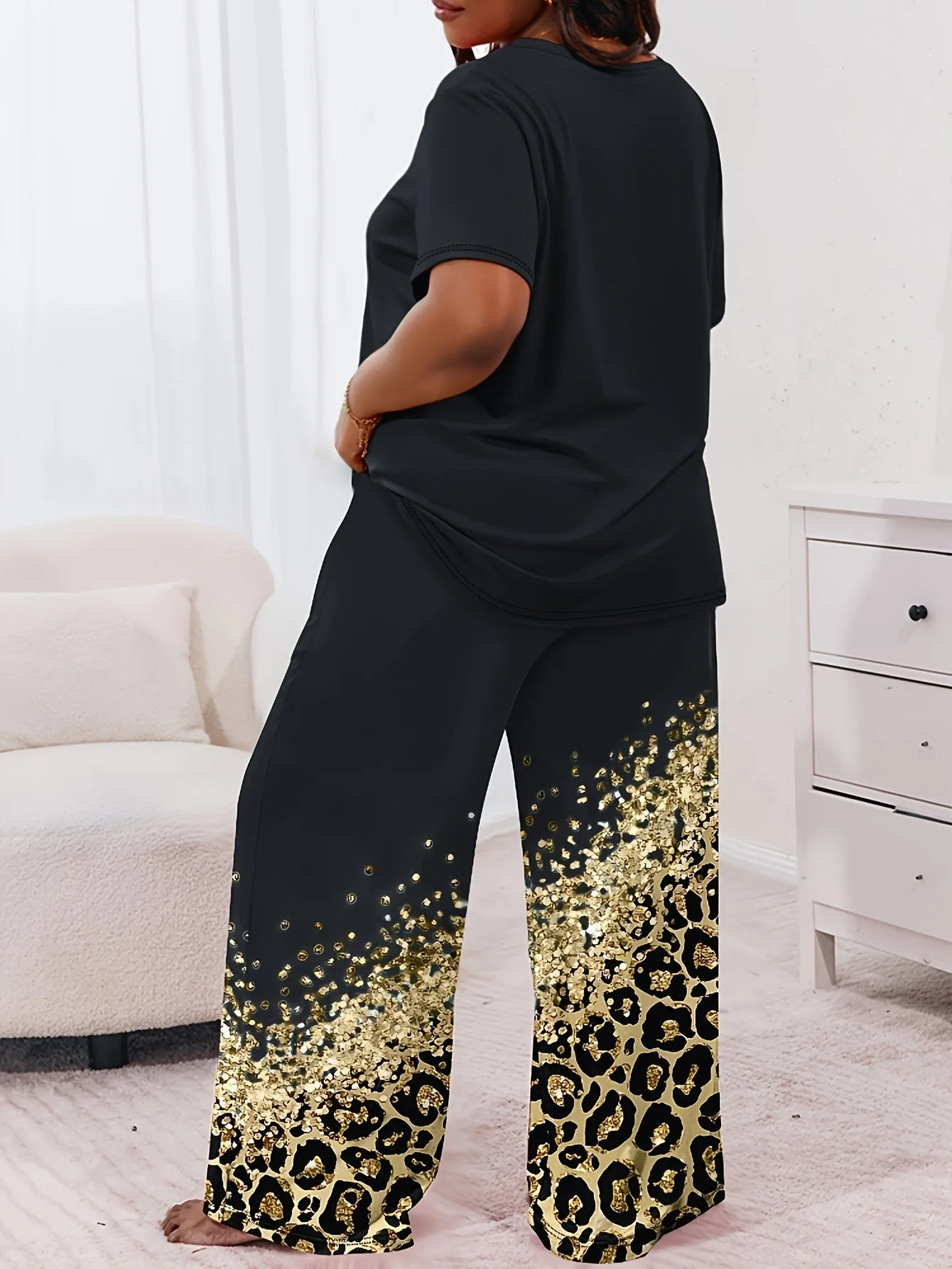 Plus Size Women's Trendy Pajamas Set with Cross Letter & Leopard Print Tee & Pants Lounge Ensemble"