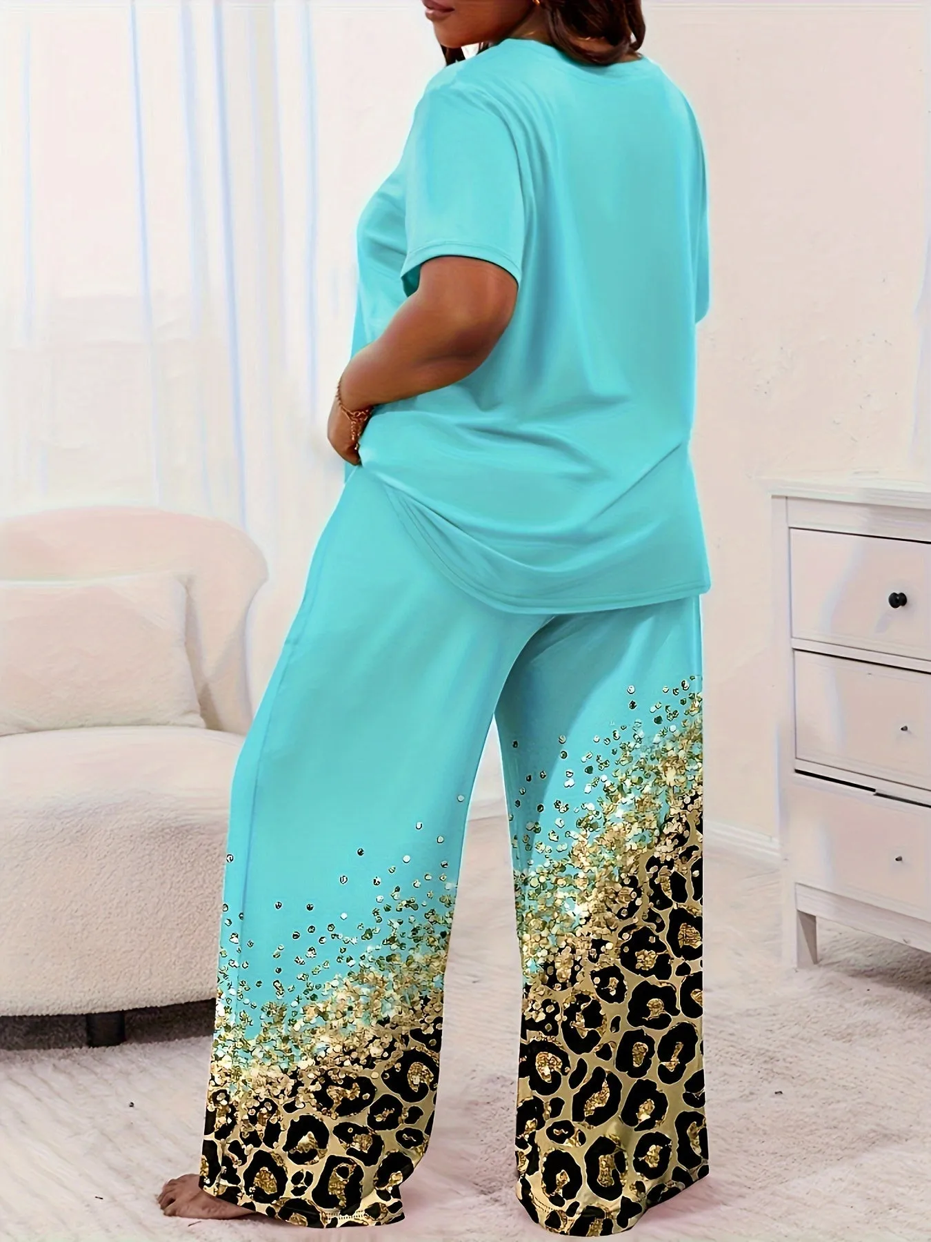 Plus Size Women's Trendy Pajamas Set with Cross Letter & Leopard Print Tee & Pants Lounge Ensemble"