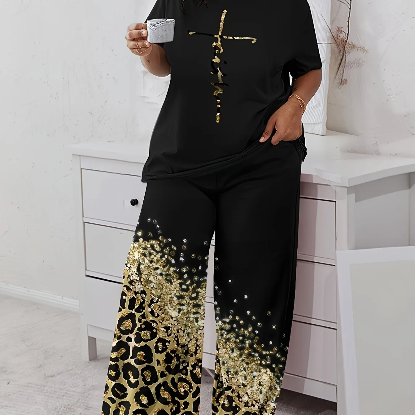 Plus Size Women's Trendy Pajamas Set with Cross Letter & Leopard Print Tee & Pants Lounge Ensemble"