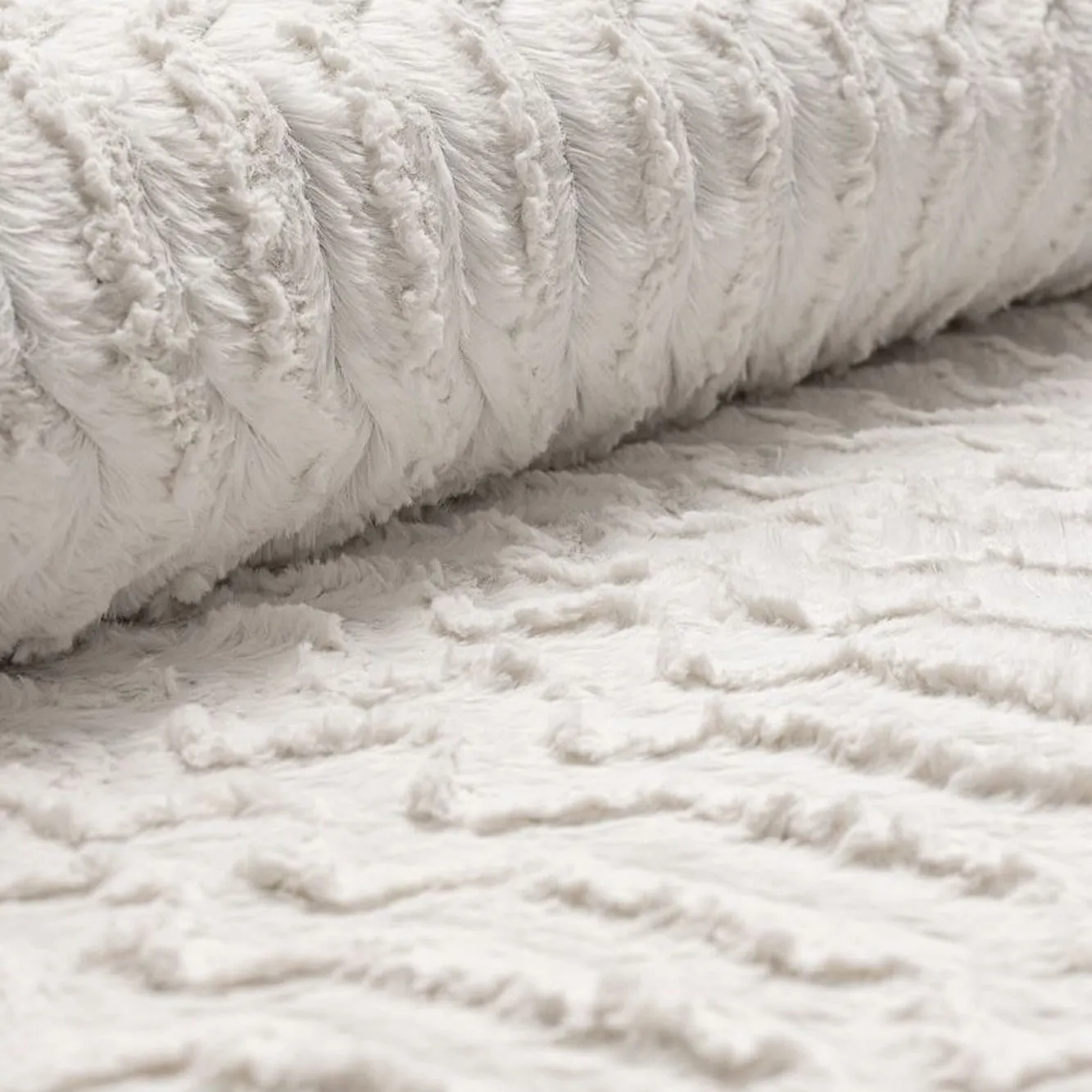 Plush Faux Fur Innis Ivory Rug