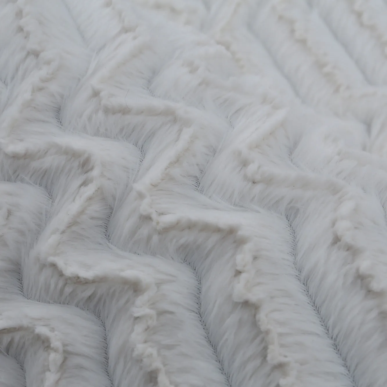 Plush Faux Fur Innis Ivory Rug