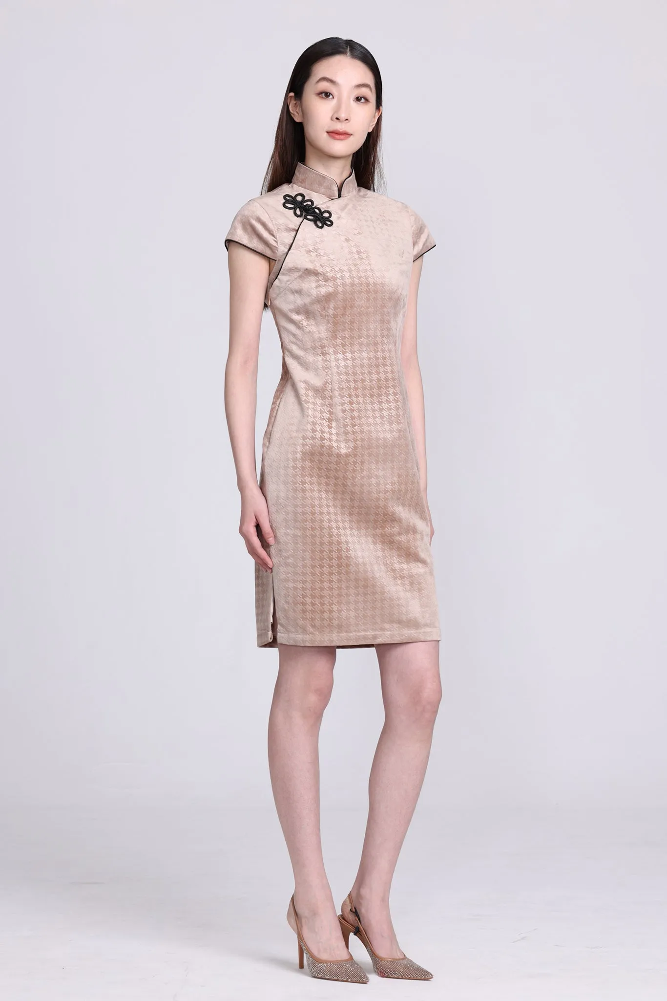 POLLY Houndstooth Velvet Cheongsam (Camel)