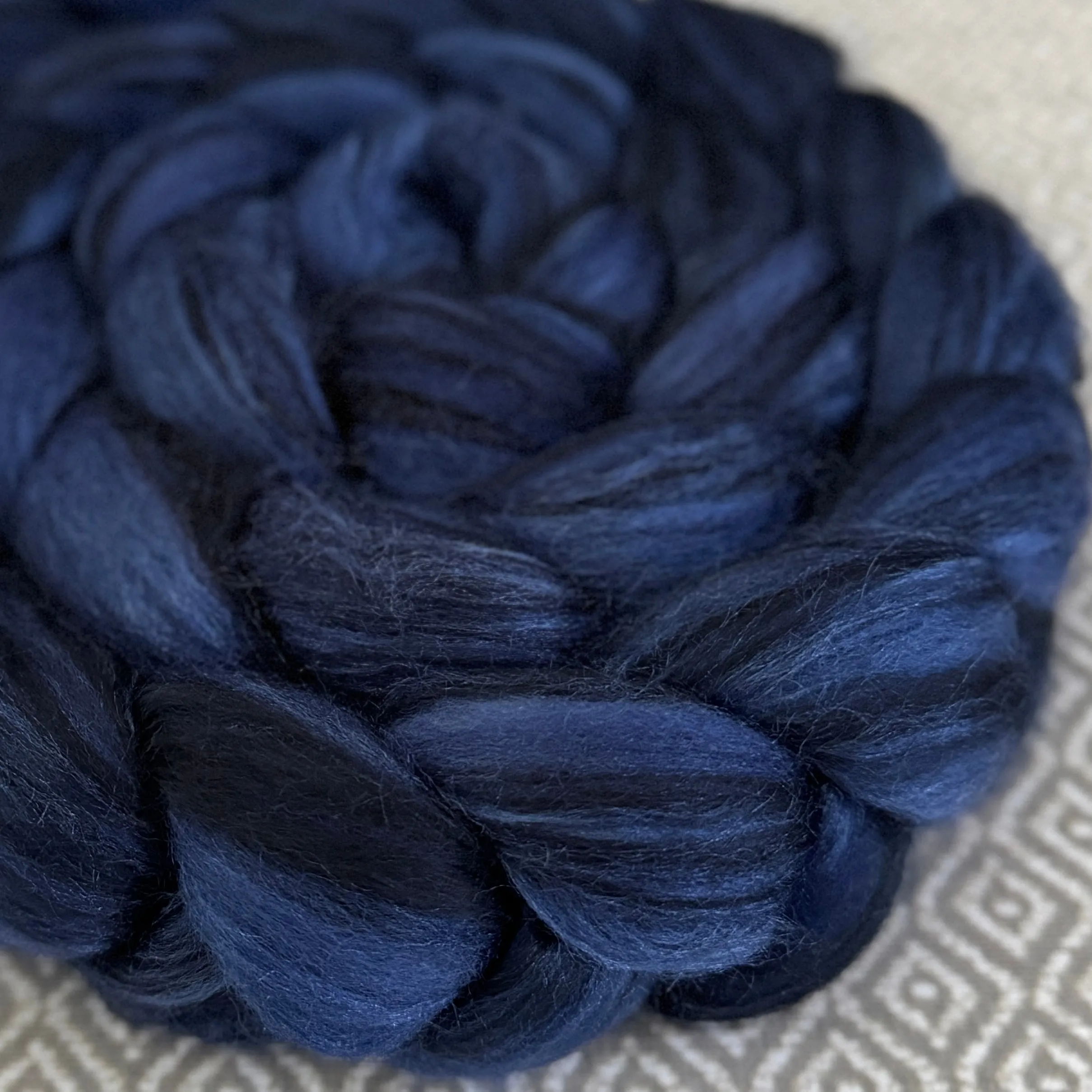 Polwarth Black Bamboo Silk Roving - Dark Blue 481 - OOAK