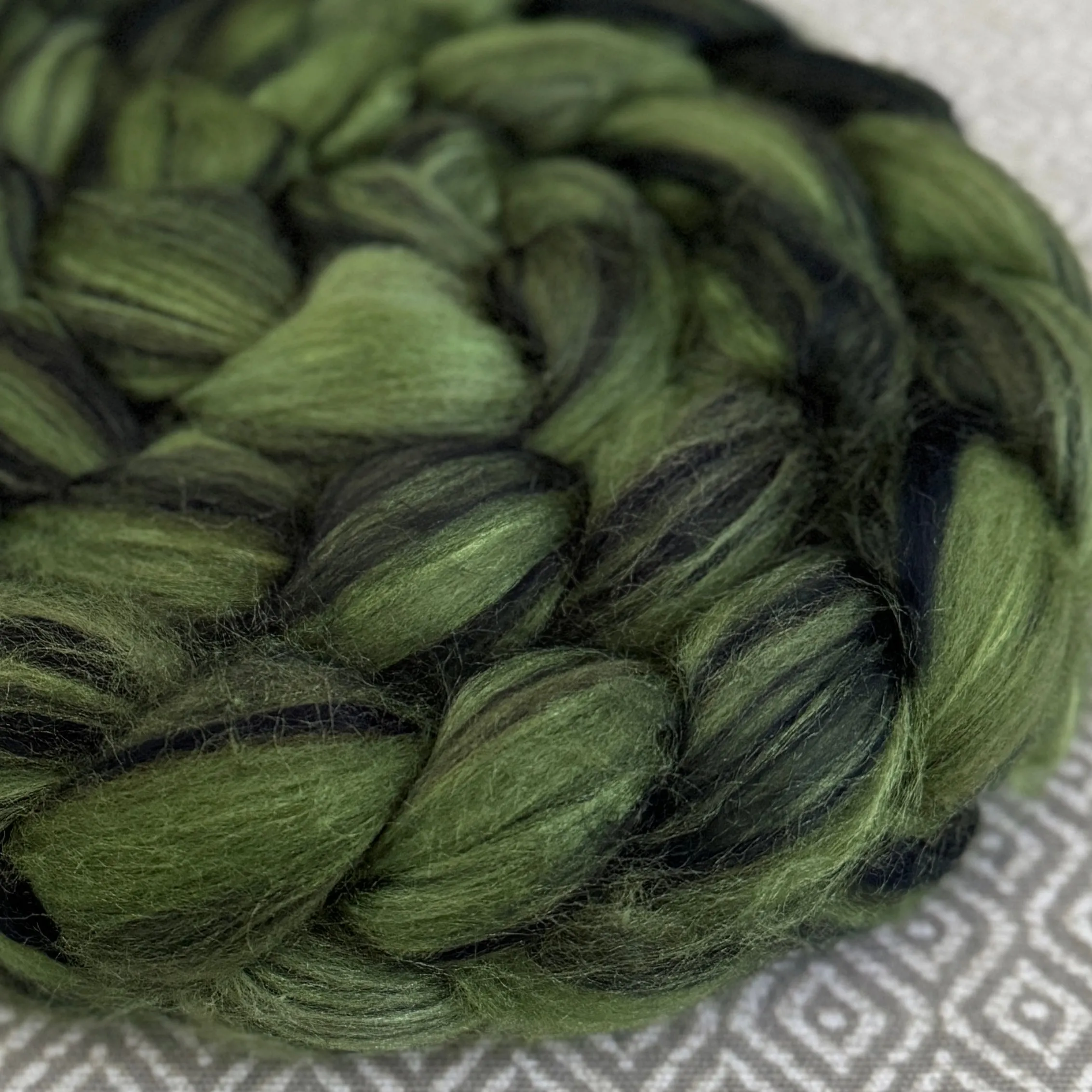 Polwarth Black Bamboo Silk Roving - Green 481 - OOAK