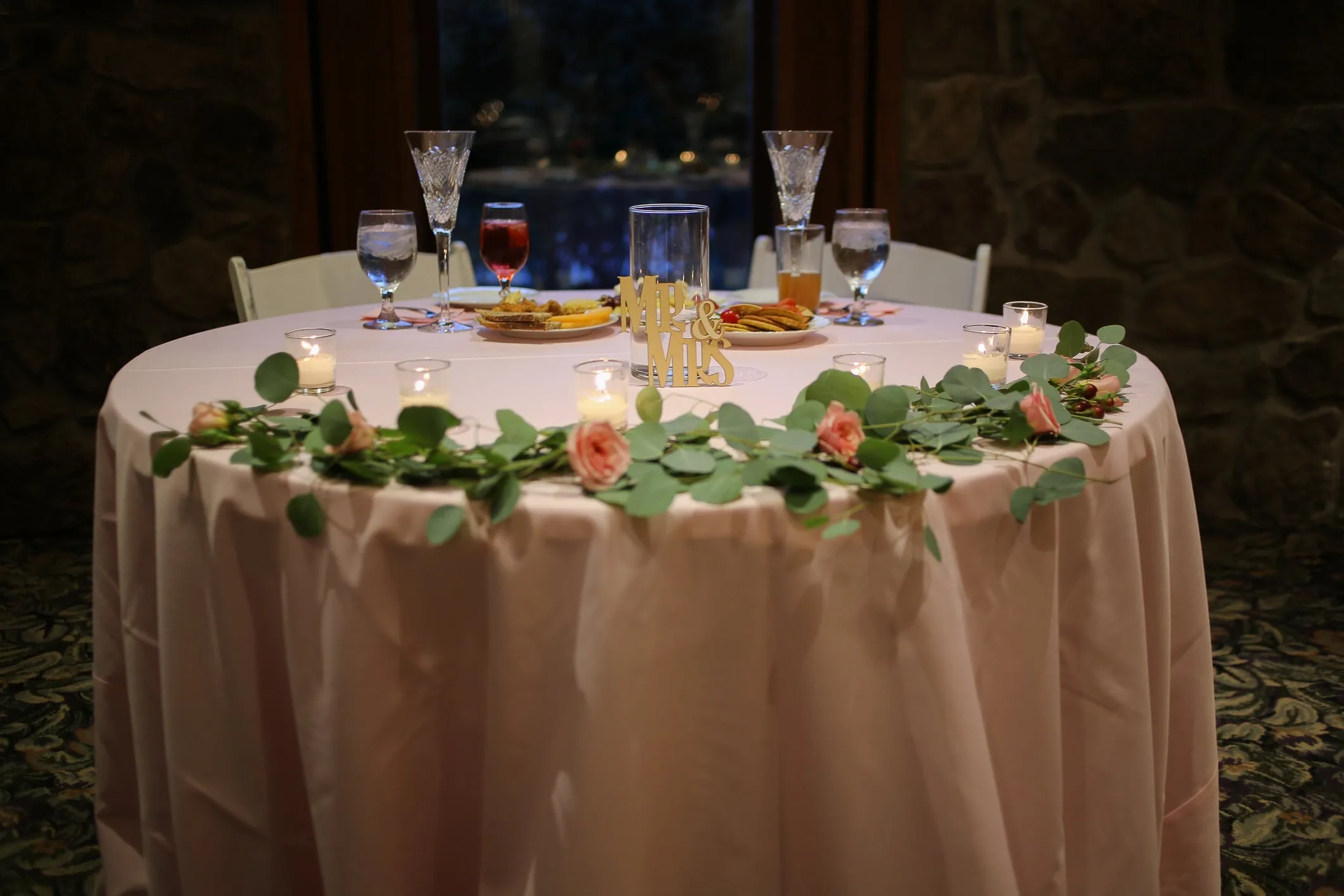 Poly Premier Round Tablecloth