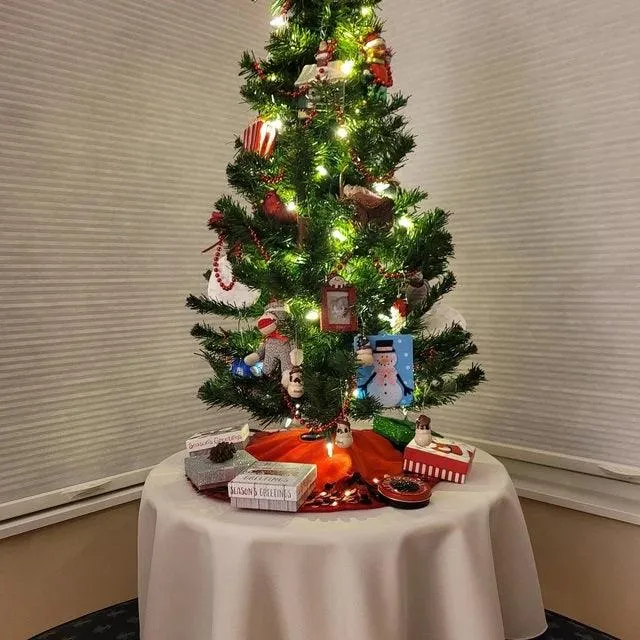 Poly Premier Round Tablecloth