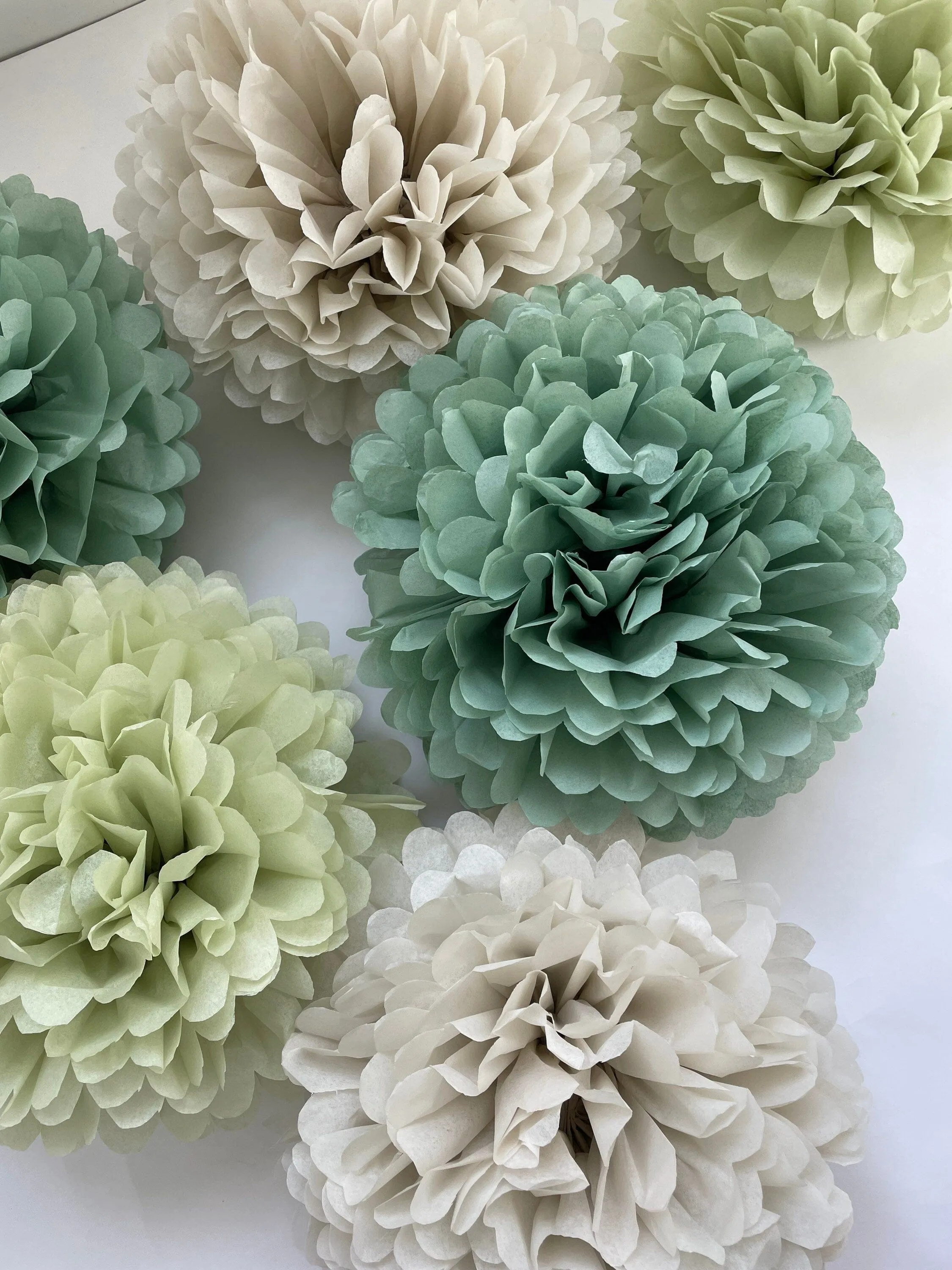 Pom pom set of 16 | sage green Tissue paper pom poms | dusty green Paper flowers | Wedding decor | cream and green party decor