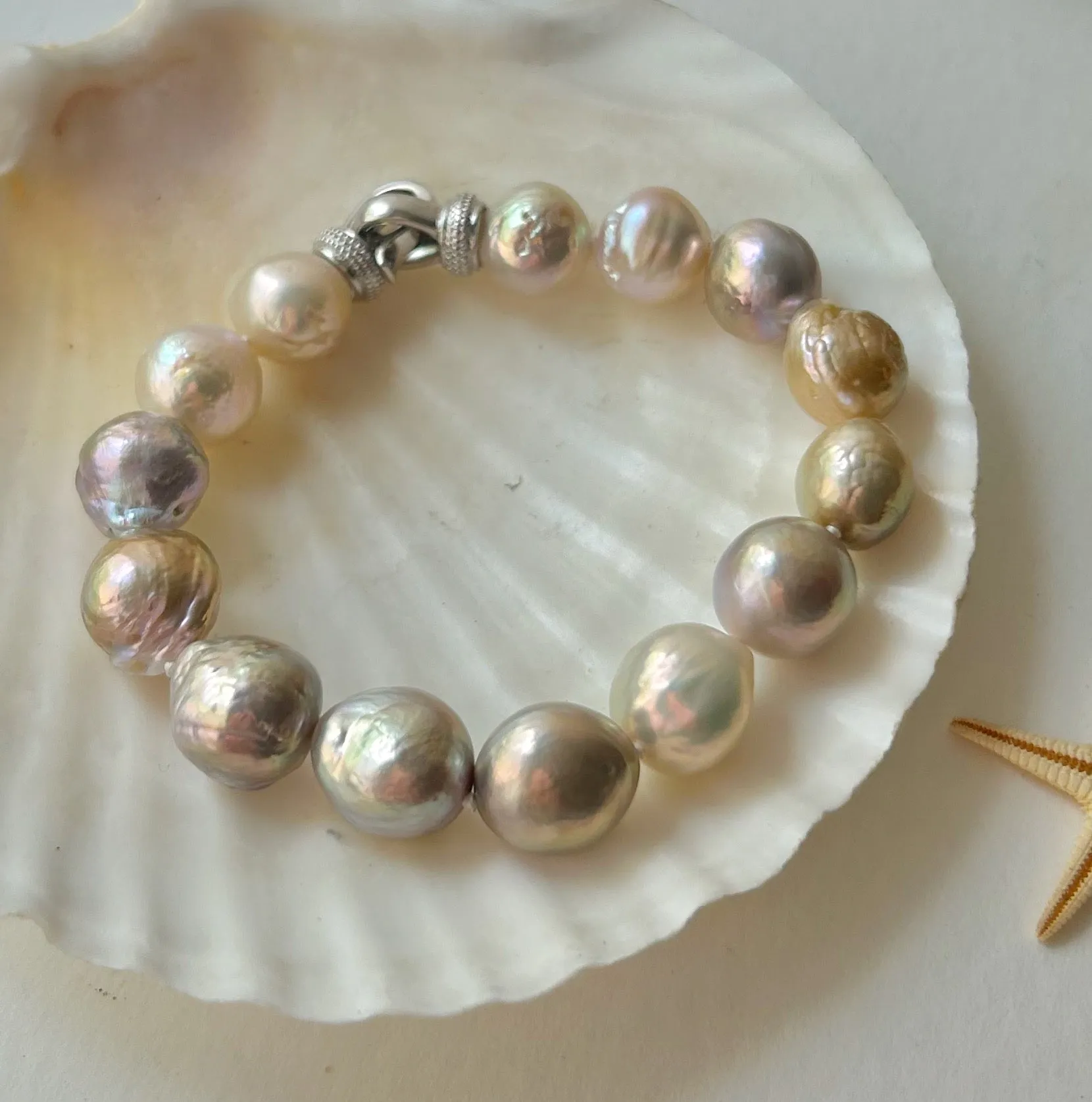 PRETTY IVORY LUSTROUS FRESHWATER PEARL BRACELET IN STERLING SILVER