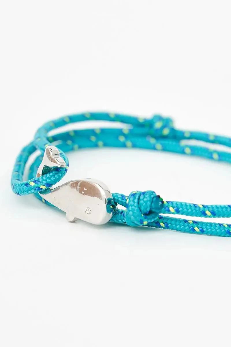 Pulsera o brazalete en cuerda azul celeste con ballena