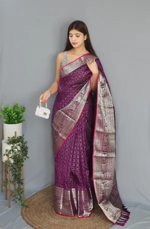 Purple Saree in Soft Silk With Blouse Material