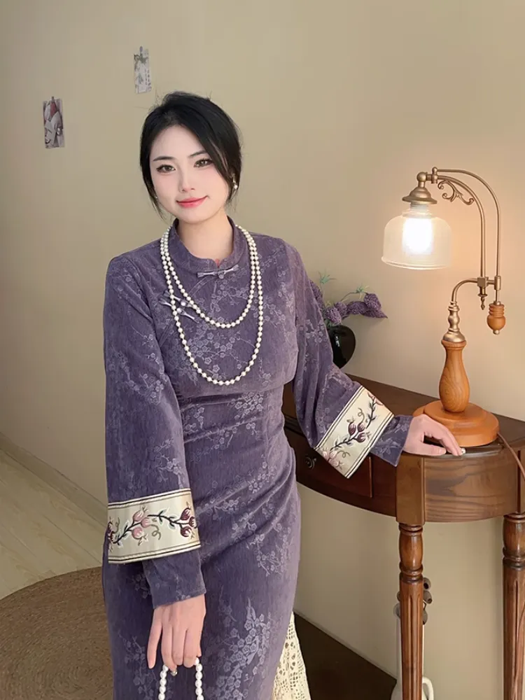 Qiezi 茄子 Aubergine 1920s Inspired Plus Size Long Sleeve Winter Qipao