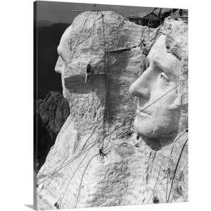 "1930's Mount Rushmore Under Construction Men Working On George Washington" Canvas Wall Art