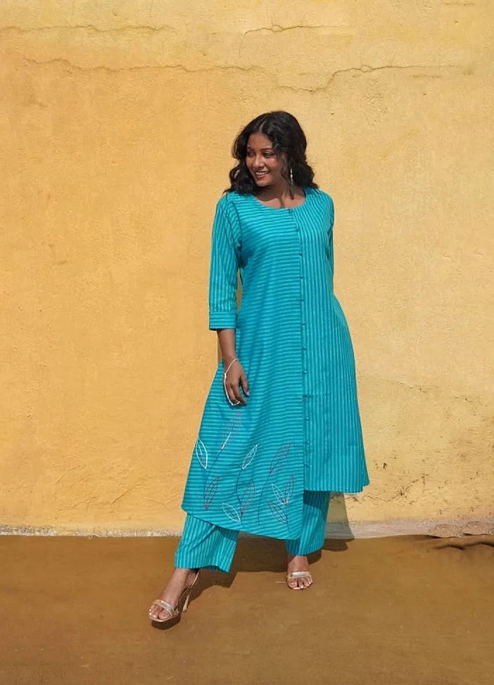 "Striped Splendor: Plus-Size Kurta & Bottom Sets for Effortless Elegance"