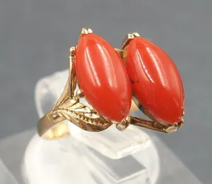 Red Coral 14ct Yellow Gold Ring with Patterned Shoulders