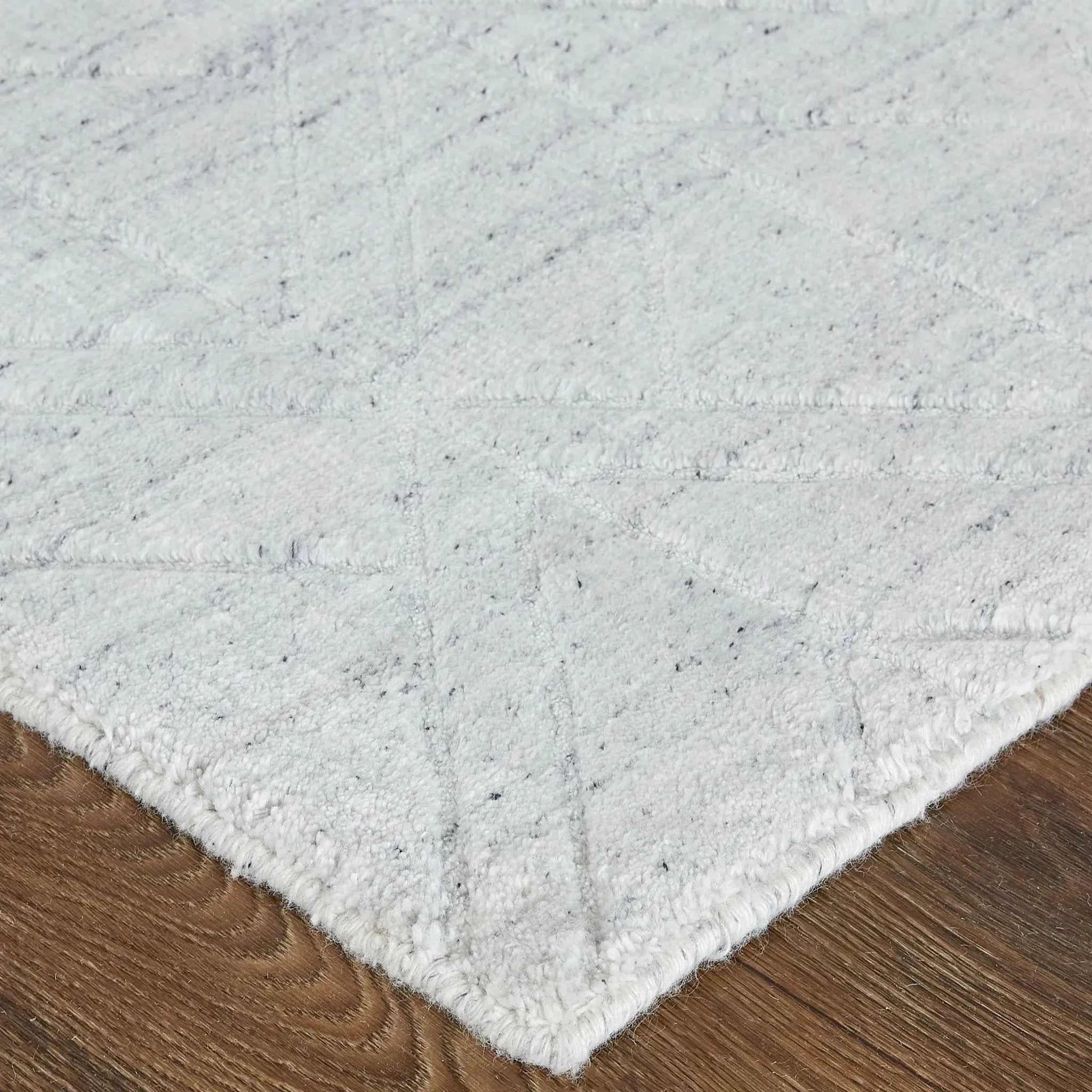 Redford RED8847F White/Silver Rug