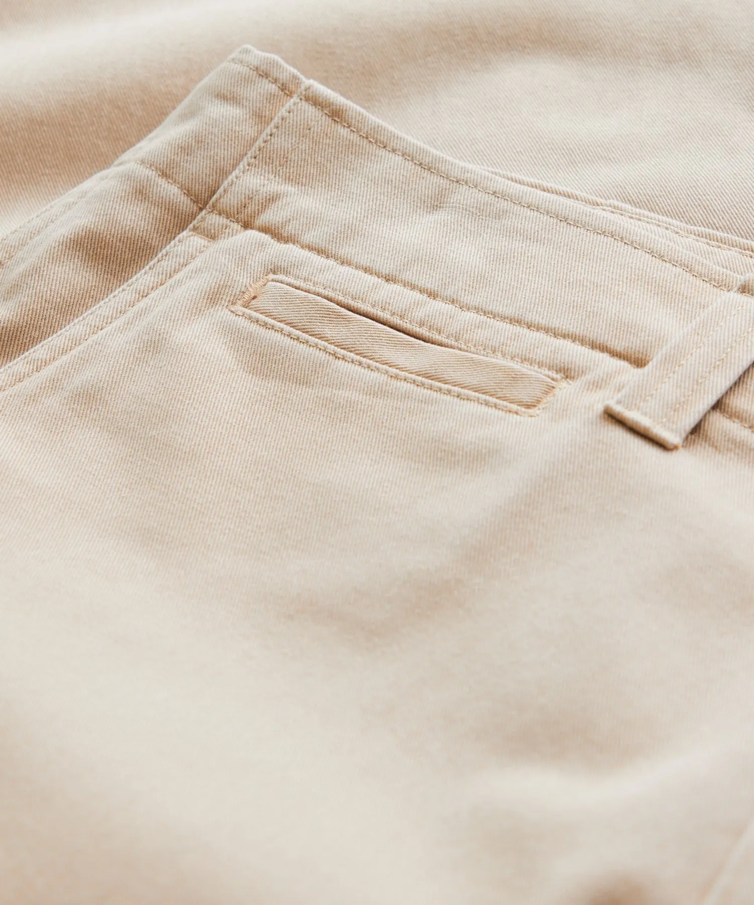 Relaxed Fit Favorite Chino in Desert Beige