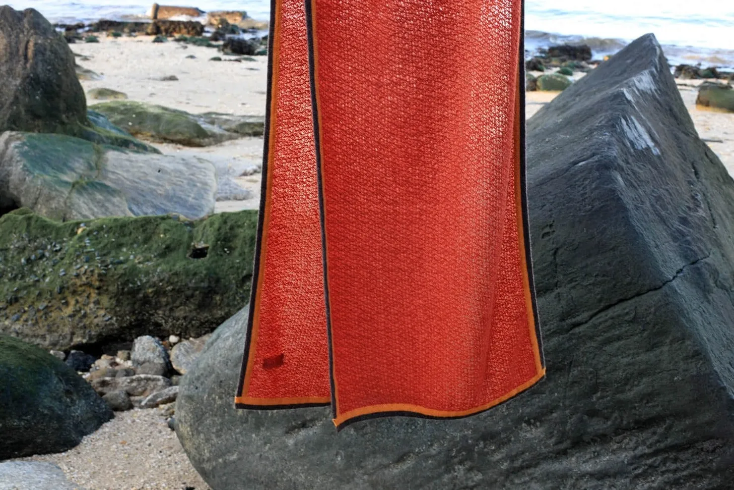 Reversible Knitted Cashmere Scarf - Red