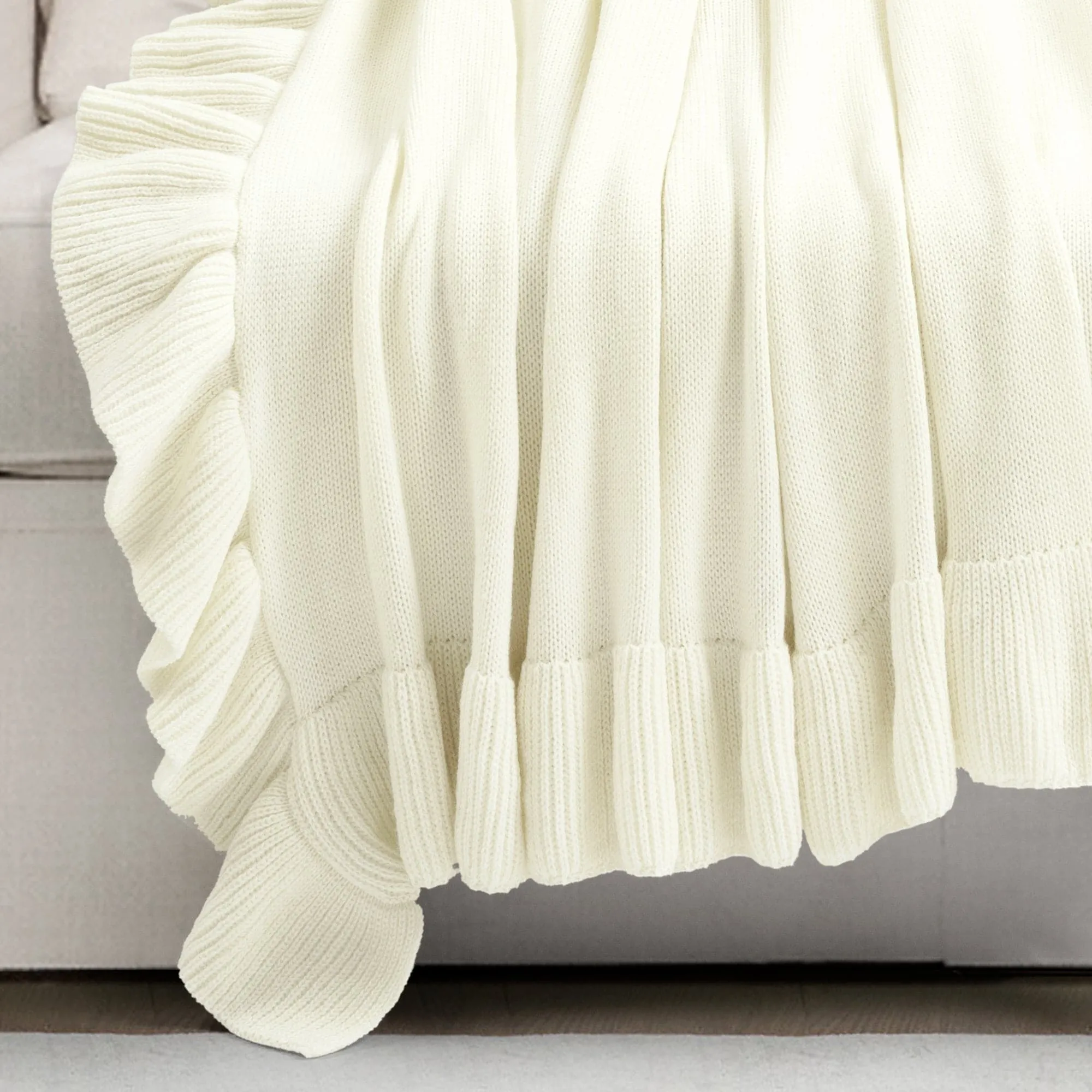 Reyna Soft Knitted Ruffle Throw Blanket