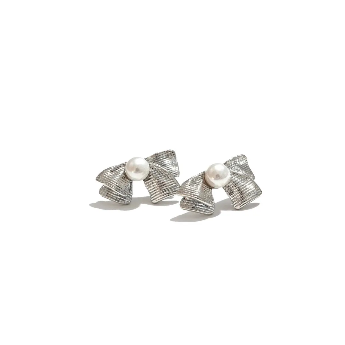 Rippled Pearl Bow Studs (2 Colors Available)