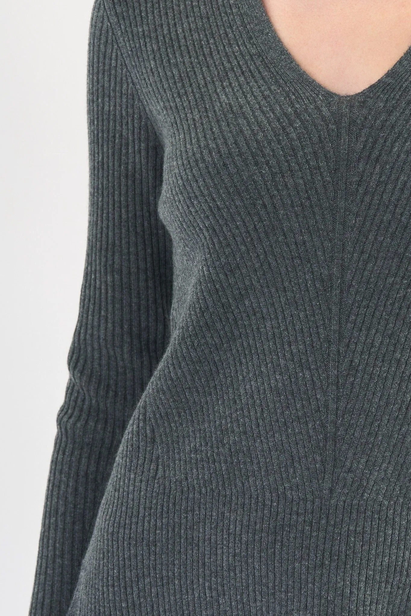 Robertson Madison 100% Cashmere V-Neck Sweater CC-265 | Dark Heather Grey | Clearance Final Sale