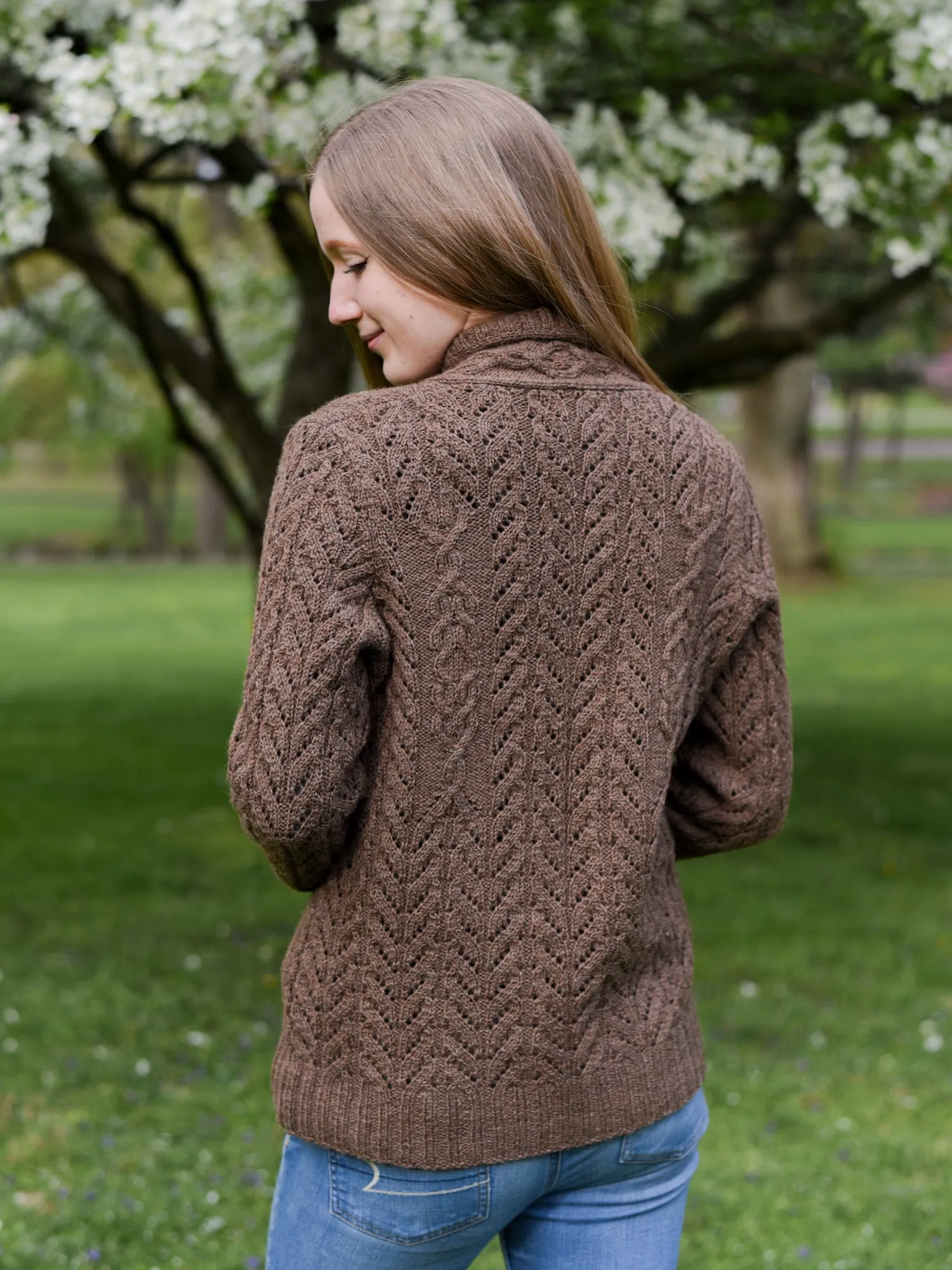 Robin's Nest Cardigan <br/><small>knitting pattern</small>